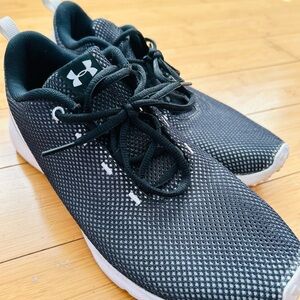 Under Armour Women’s Black Athletic Shoes